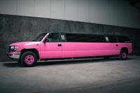 GMC limousine roze buitenkant-min