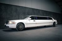 Lincoln Town Car limousine wit Ultimate buitenkant-min