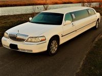 Lincoln Town Car wit buitenkant